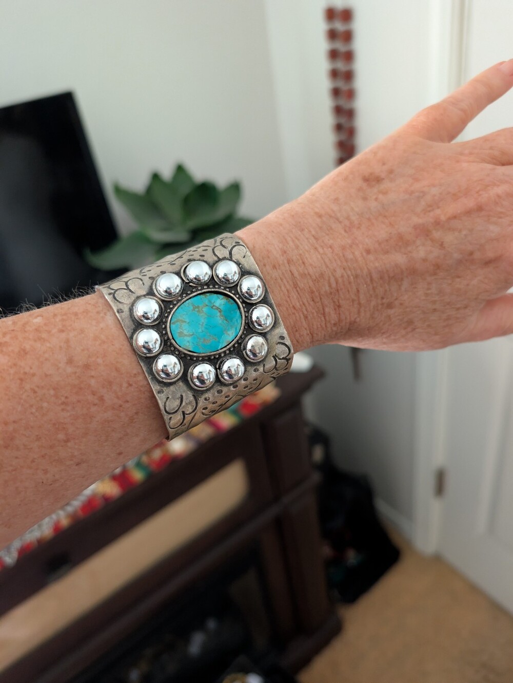 Genuine Turquoise Stone Silver Mexican artisan Cuff - Picture 6 of 6